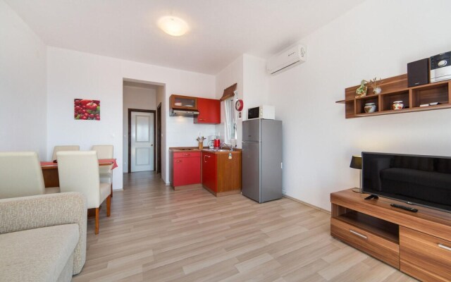 Amazing Apartment in Brist With 1 Bedrooms and Wifi