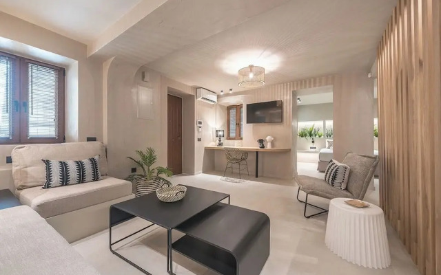 Apollonos 28 Luxury Suites