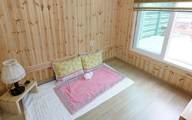 Uljin Geoil-ri Pension