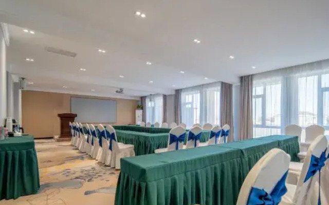 Gray Whale International Hotel (Longquan Branch)