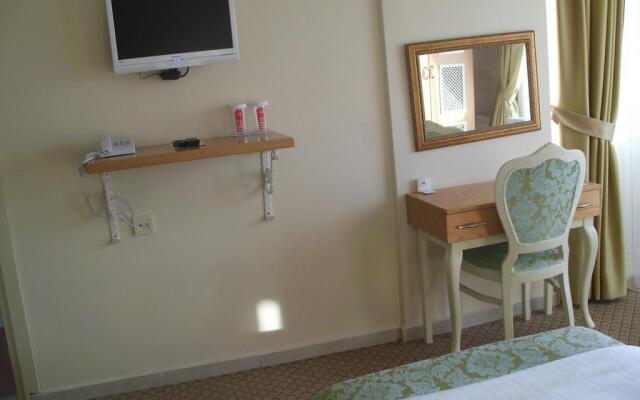 Sarıcay Rhodius  Otel