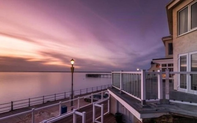 Beachside Apartment On The Beach
