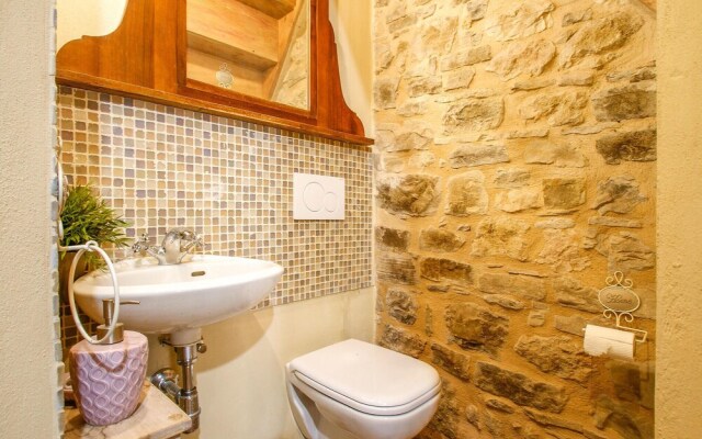 Beautiful Apartment in Villagrande di Monteco With 2 Bedrooms