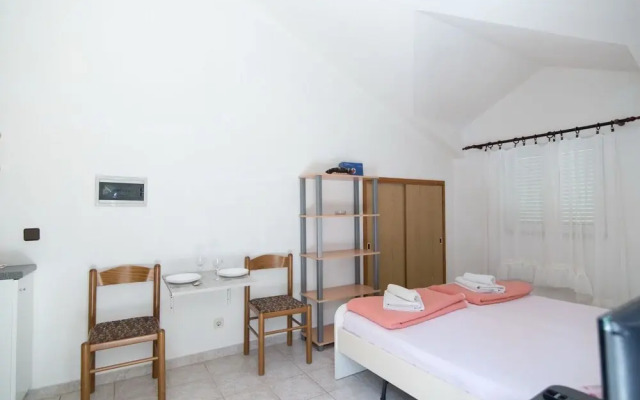 Apartments Pinija - Studio With Terrace -
