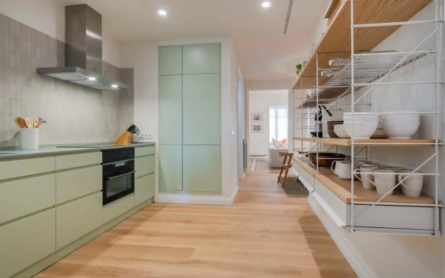 Amazing 5 bedrooms 5 bathrooms by Plaza Catalunya