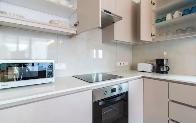 Beachcomber 2-BR Apartment in Larnaca
