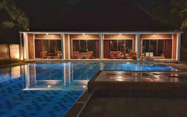 The Nalaya Hotel & Resto