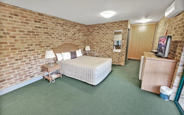 Potters Apartments