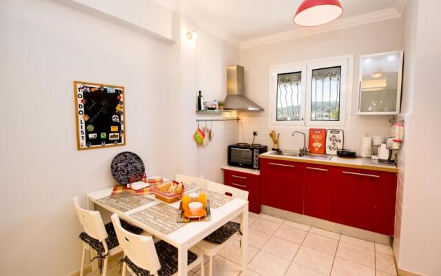 Cozy Flat on the Main Square 10min to the sea