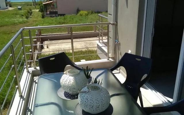 Crystallia SeaSide Maisonette by TravelPro Se...