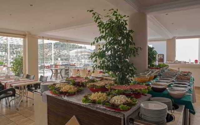 Corendon Iassos Modern Hotel