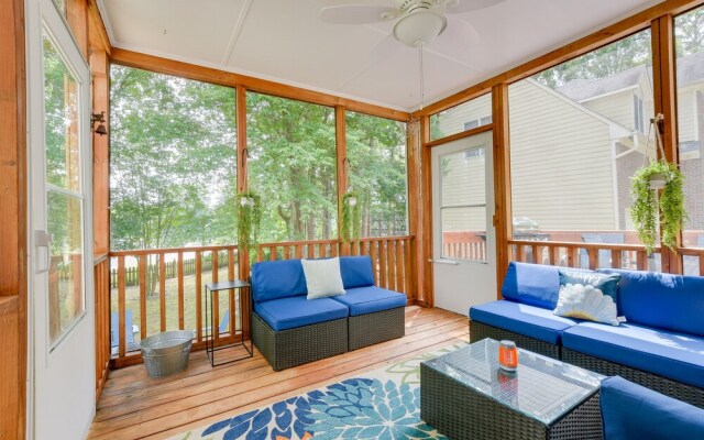 Lakefront Raleigh Retreat ~ 7 Mi to Downtown!
