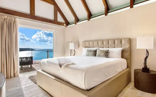 6 BR Villa On Crocus Bay With Pool Concierge
