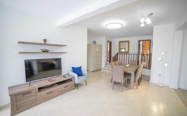 Ananda (L1) in Tias with 4 bedrooms and 4 bathrooms