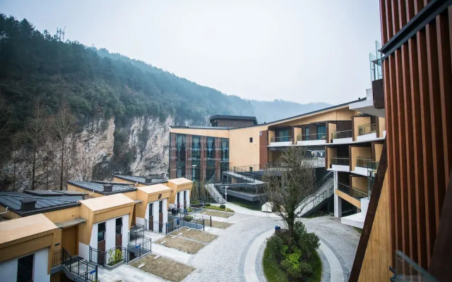Spring Posh Roadsun International Hotel & Resort