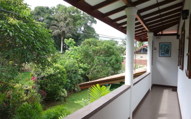 Manel Guesthouse