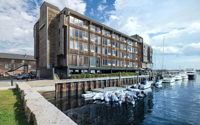 Club Wyndham Inn on Long Wharf
