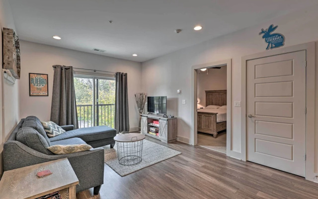 Modern Nashville Condo: 7 Mi to Downtown!