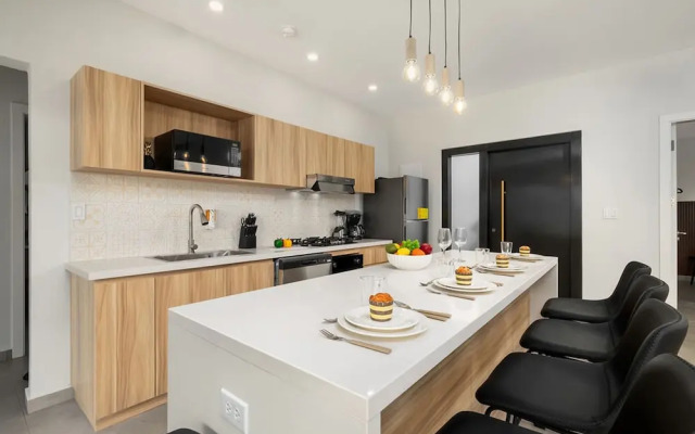Brand NEW 3br2ba w Private Pool Amazing Location