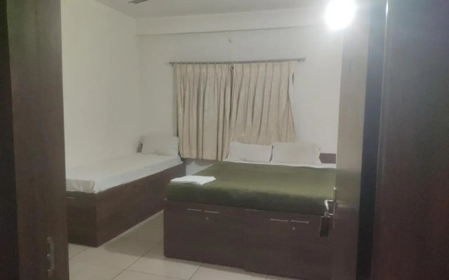Hotel Mansarovar Luxury Business Hotel