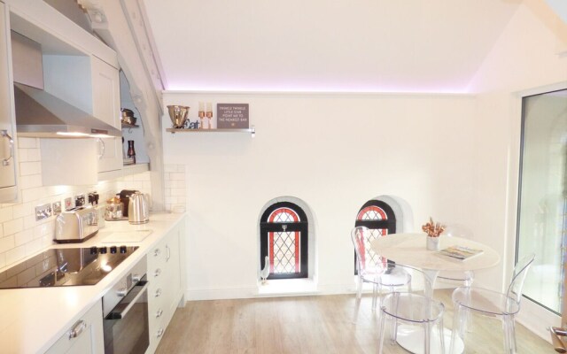 1 Chapel Place