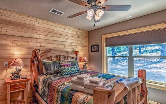 Cozy Knotty and Nice - Four Bedroom Cabin