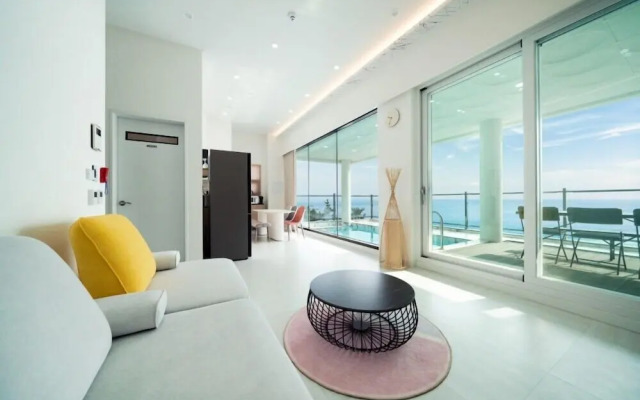 ON Pool Villa
