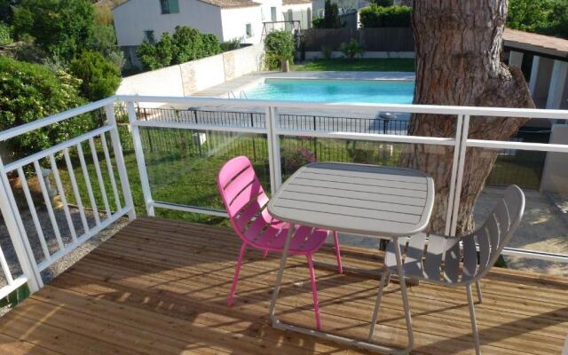 Studio de charme, piscine et mer à pieds