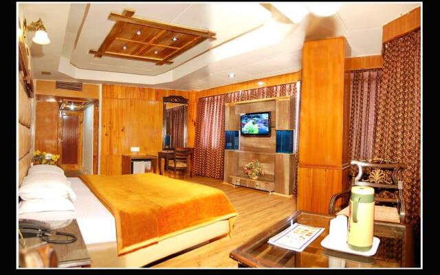 Goroomgo Out Town Manali