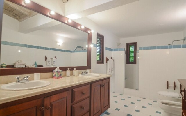 Golf Villa Close to the Beach No00