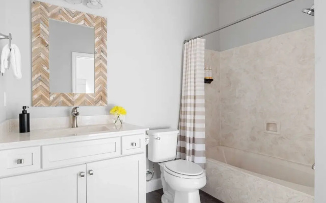 Sleeps 18! Private Pool, Hot Tub, Near Beach Miramar Dream House by Avantstay