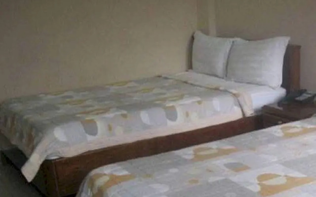 Y Linh Hotel