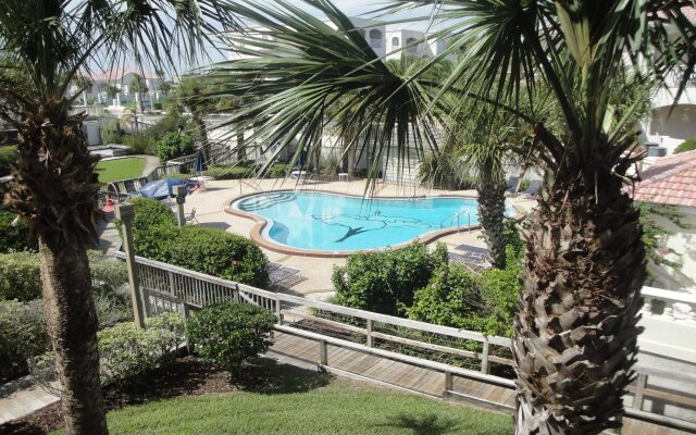 Hibiscus Oceanfront Resort