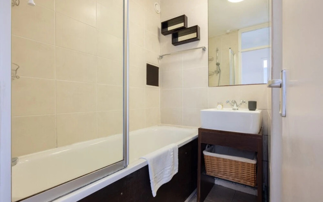 Stunning 2 Bed Flat near Tower Bridge