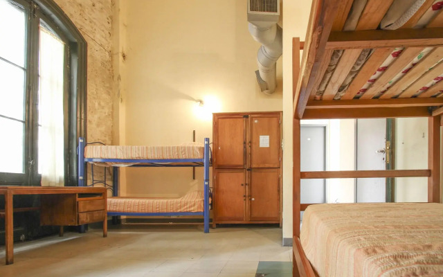 Granados Hostel