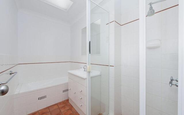 Surf Break - 10B Tuna (Upstairs)