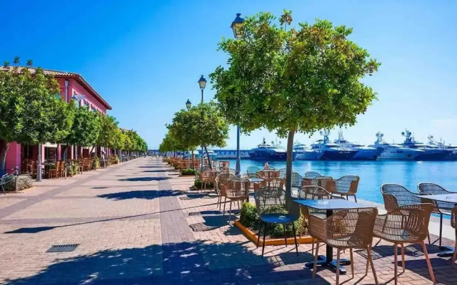 Alkuoni lux Flat at P Faliro