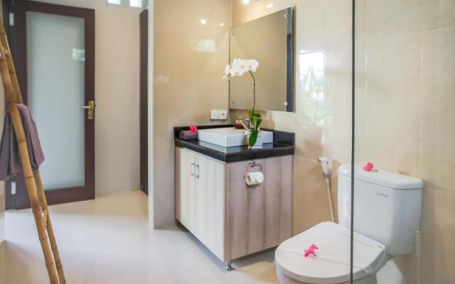 Villa 66, 5 min walk to Double 6 beach