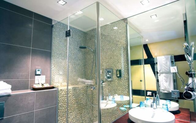 Le B. Suites, Chambres & Restaurant