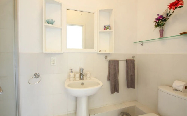 Poolside Apartment 5 Mins From Beach - Lantana 15 By Bsl Rentals