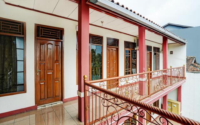 OYO 3882 Pondok Pujasera