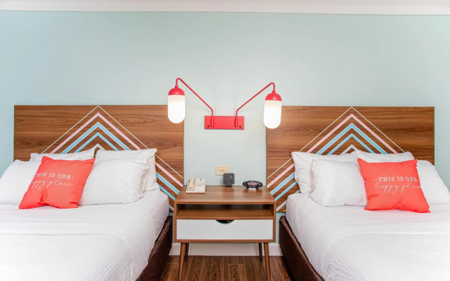 Beachside Hotel & Suites