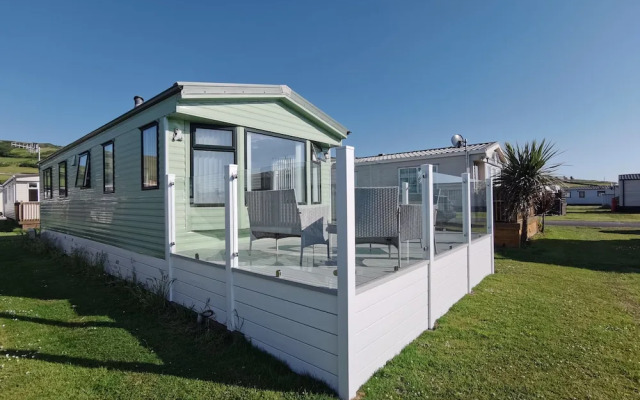 Sea and Mountain View Sunbeach Holiday Snowdonia
