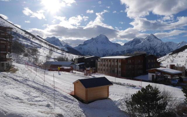 Ecrins 6 n°2: skis aux pieds, appartement neuf