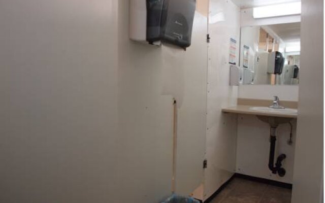 HI-Castle Mountain Hostel