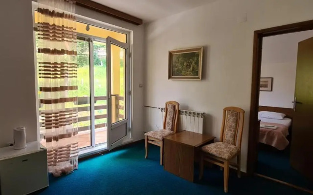 Guest House Tiha noć