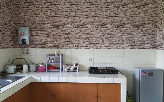 Vila Bunga Merah Gelatik
