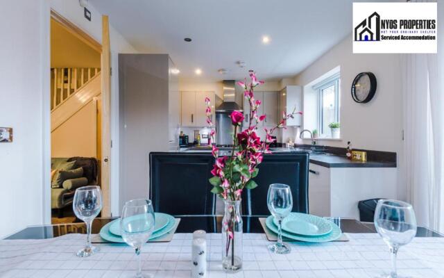 ✪3 Bed House✪Manchester✪MONTHLY STAY✪PARKING✪WIFI✪
