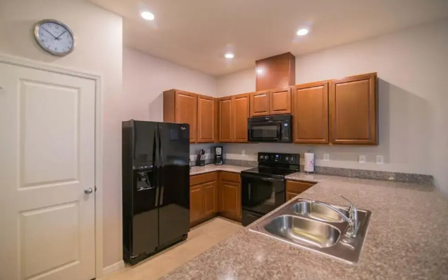 5135 Compass Bay