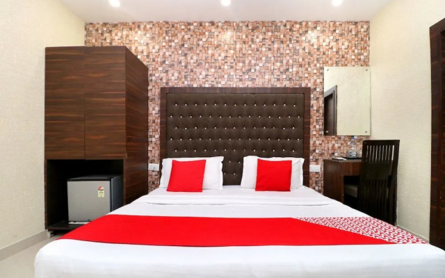 Oyo 22579 Azaad Lifestyle